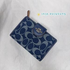 NEW Limited Coach Medium Corner Zip Wallet In Denim Signature CZ344